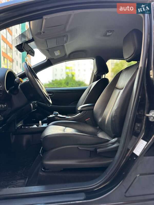 Хетчбек Nissan Leaf 2014 в Житомирі