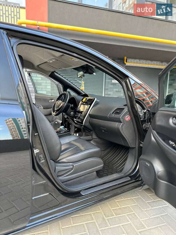 Хетчбек Nissan Leaf 2014 в Житомирі