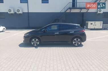 Хэтчбек Nissan Leaf 2020 в 