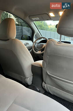 Хетчбек Nissan Leaf 2012 в 