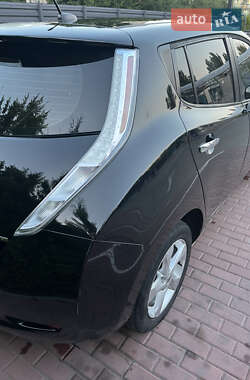 Хетчбек Nissan Leaf 2012 в 