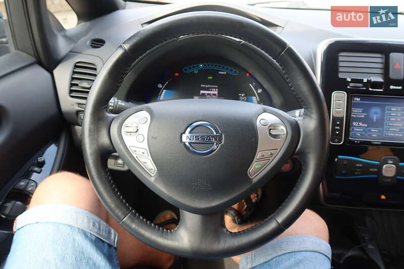 Хэтчбек Nissan Leaf 2013 в Самборе