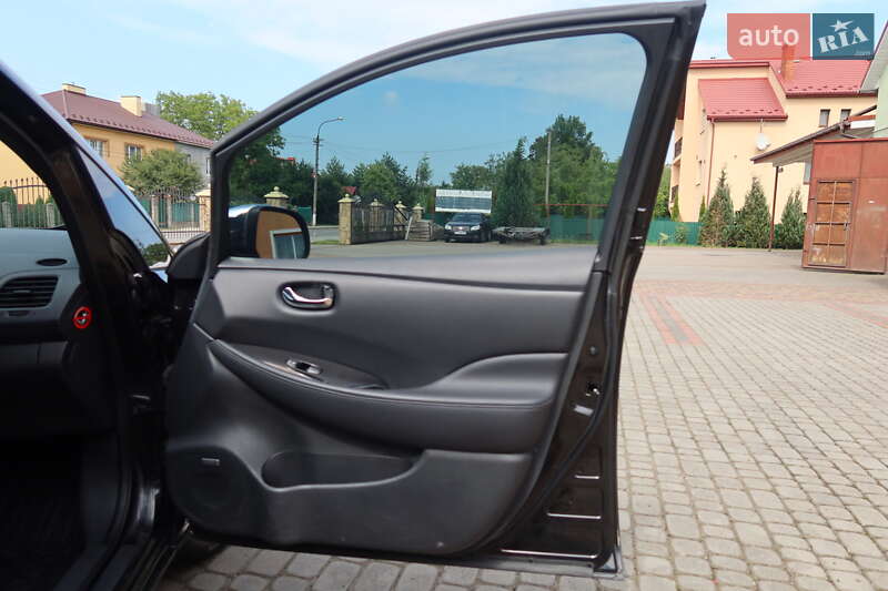Хэтчбек Nissan Leaf 2013 в Самборе