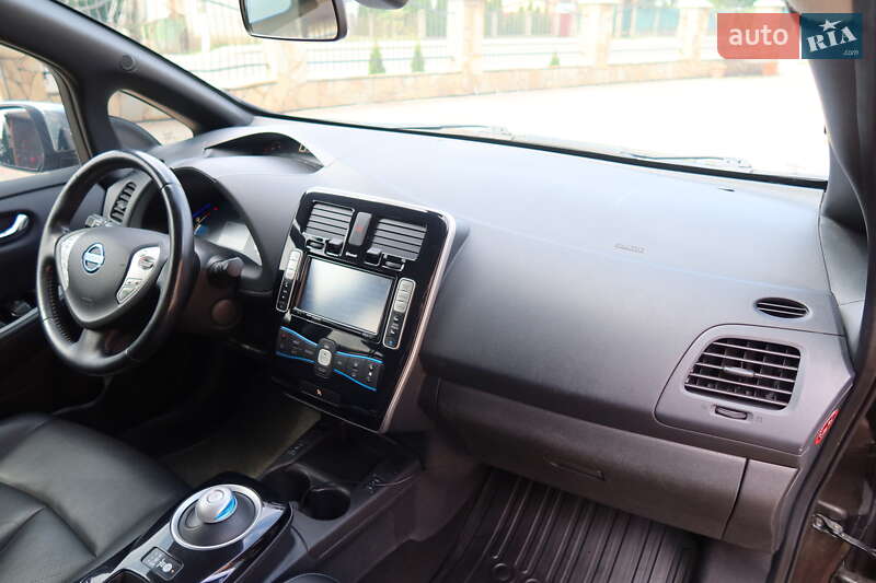 Хэтчбек Nissan Leaf 2013 в Самборе