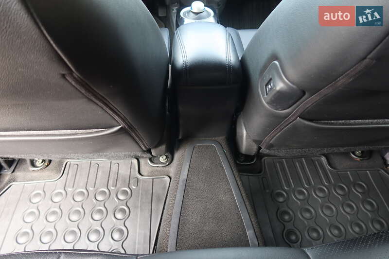 Хэтчбек Nissan Leaf 2013 в Самборе