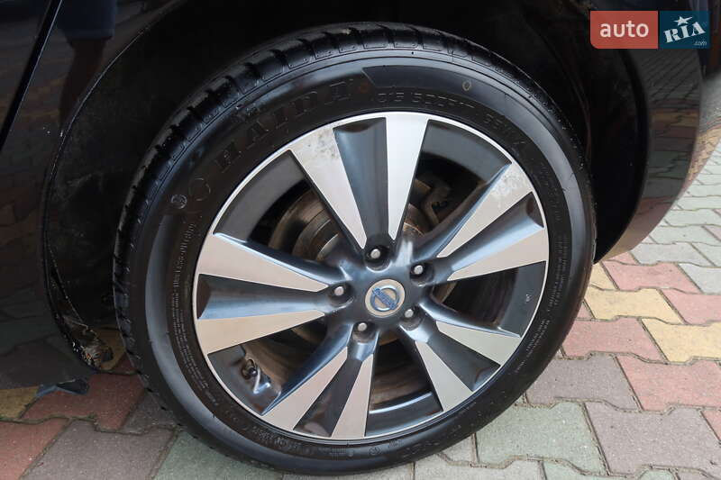 Хэтчбек Nissan Leaf 2013 в Самборе