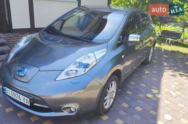 Хетчбек Nissan Leaf 2015 в 