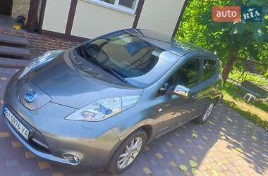 Хетчбек Nissan Leaf 2015 в Кременчуці