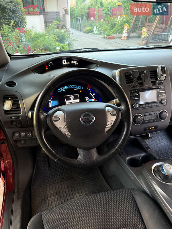 Хэтчбек Nissan Leaf 2015 в Виннице