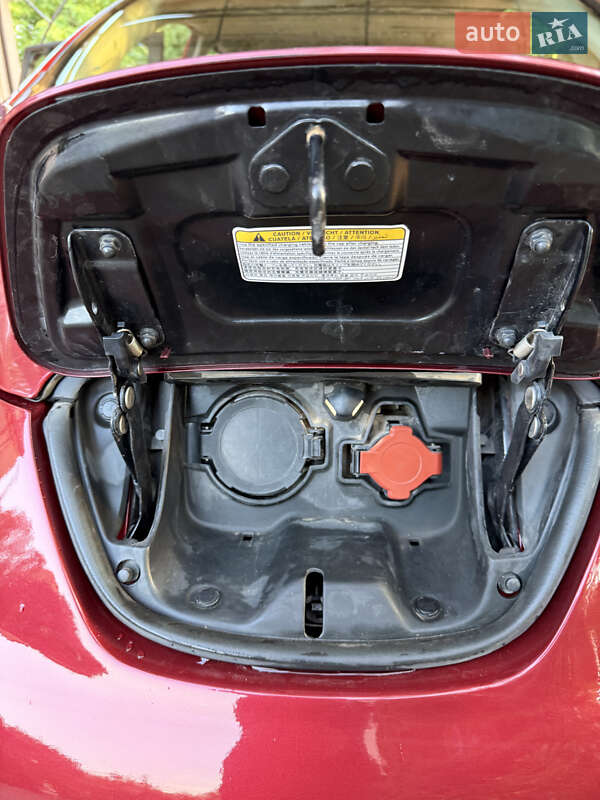 Хэтчбек Nissan Leaf 2015 в Виннице