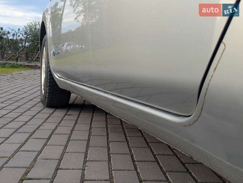 Хэтчбек Nissan Leaf 2013 в Дрогобыче