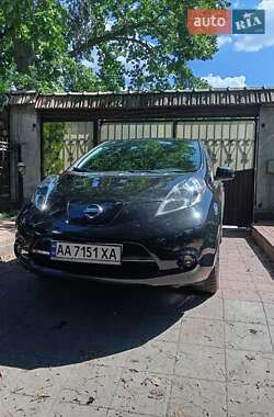 Хетчбек Nissan Leaf 2013 в Бучі