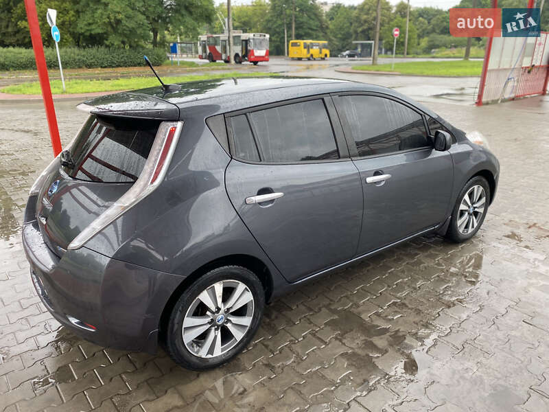 Хетчбек Nissan Leaf 2013 в Луцьку