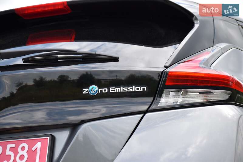 Хэтчбек Nissan Leaf 2018 в Дрогобыче