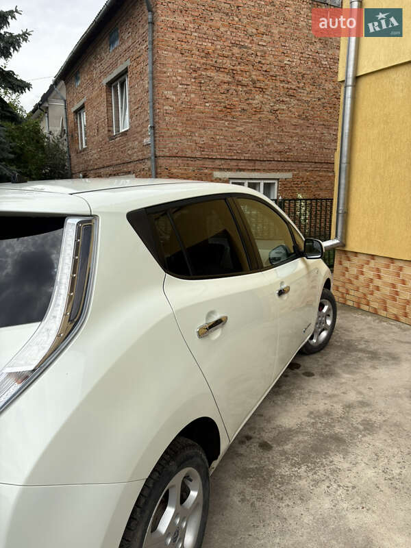 Хетчбек Nissan Leaf 2012 в Самборі фото 5 Хетчбек Nissan Leaf 2012 в Самборі