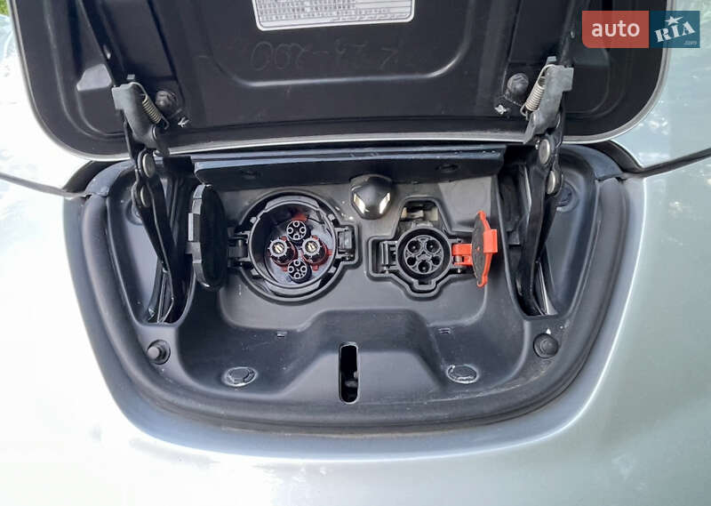 Хетчбек Nissan Leaf 2016 в Львові