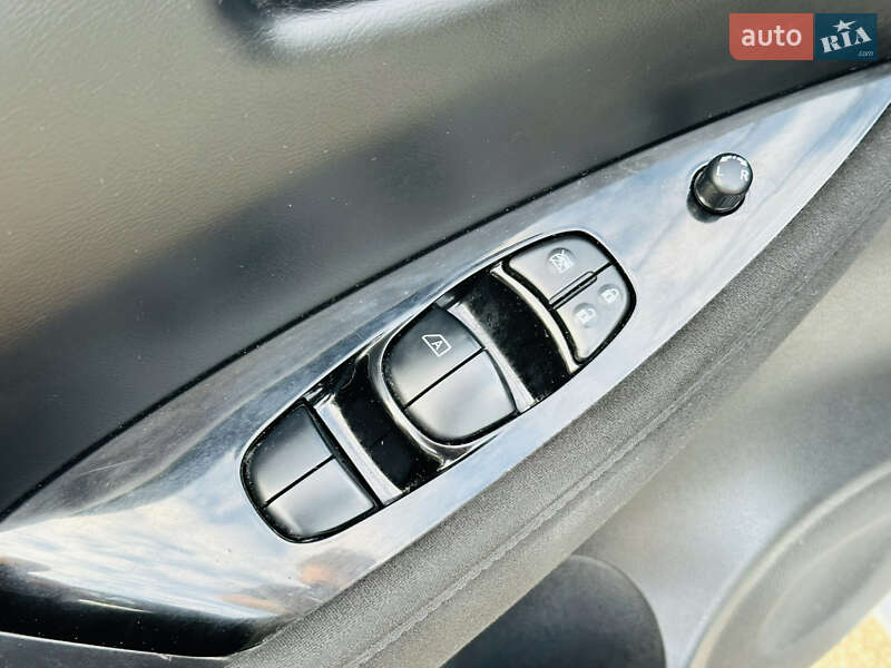 Хэтчбек Nissan Leaf 2015 в Харькове фото 26 Хэтчбек Nissan Leaf 2015 в Харькове
