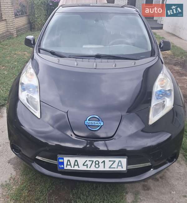 Хетчбек Nissan Leaf 2011 в Черкасах фото Хетчбек Nissan Leaf 2011 в Черкасах