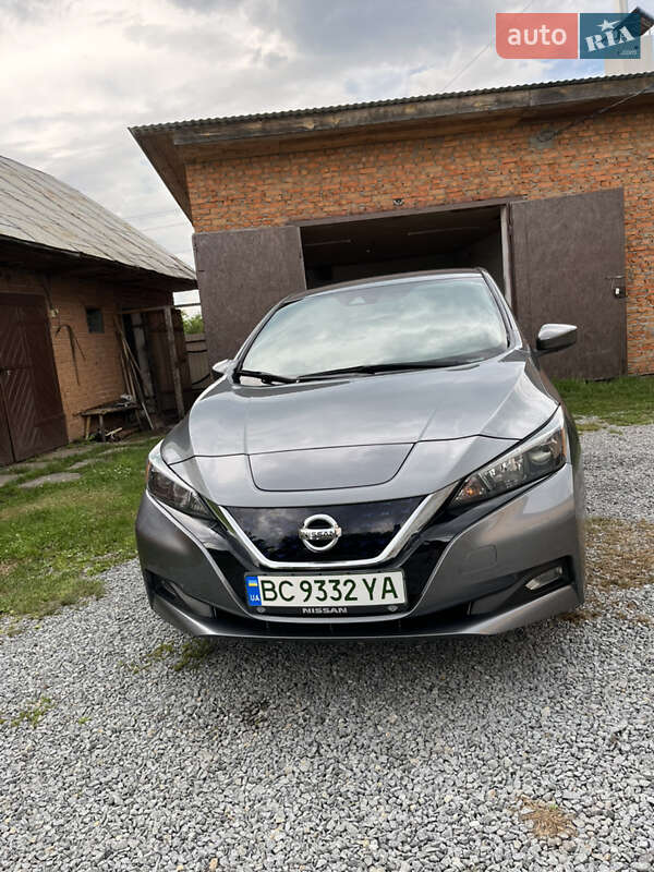 Хэтчбек Nissan Leaf 2019 в Шептицькому