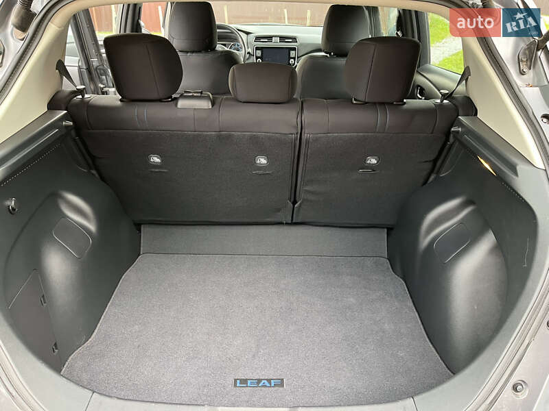 Хэтчбек Nissan Leaf 2019 в Шептицькому