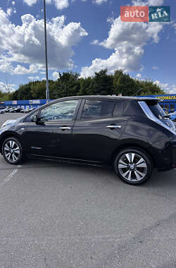 Хэтчбек Nissan Leaf 2014 в 