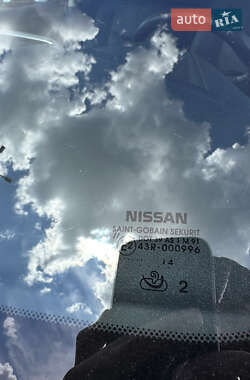 Хэтчбек Nissan Leaf 2014 в 