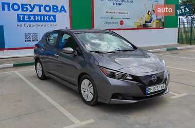 Хетчбек Nissan Leaf 2022 в Южному
