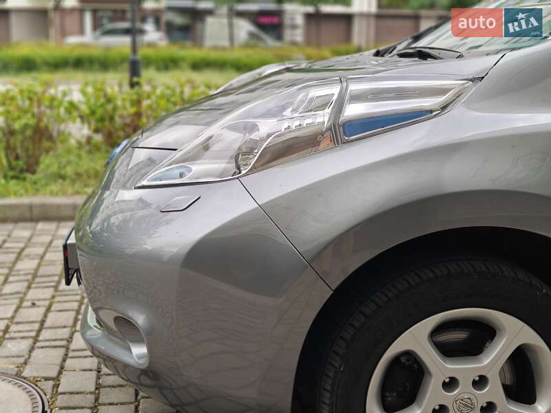 Хэтчбек Nissan Leaf 2015 в Ивано-Франковске