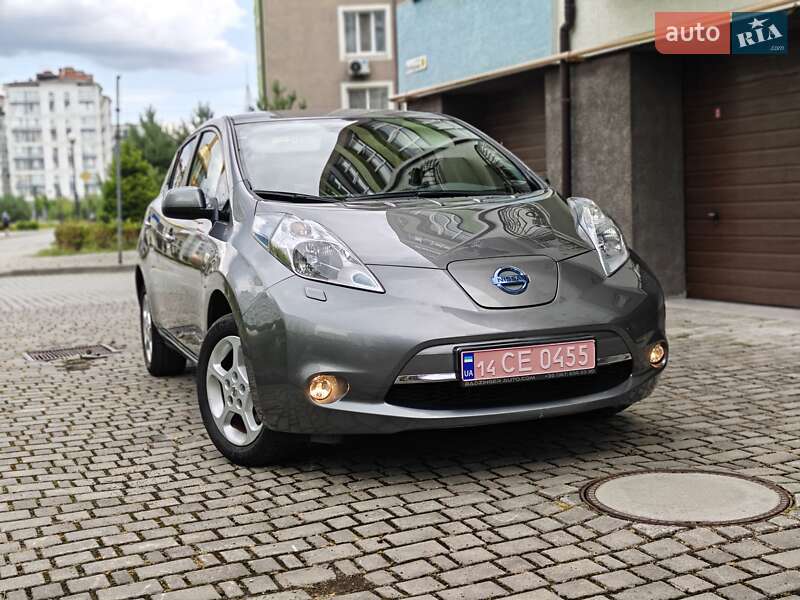 Хэтчбек Nissan Leaf 2015 в Ивано-Франковске
