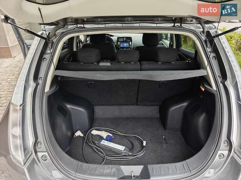Хэтчбек Nissan Leaf 2015 в Ивано-Франковске