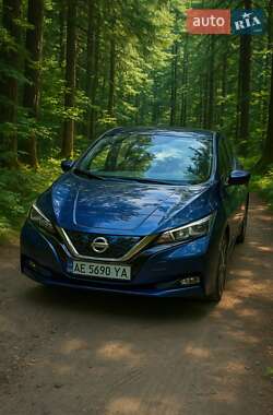 Хетчбек Nissan Leaf 2020 в Дніпрі