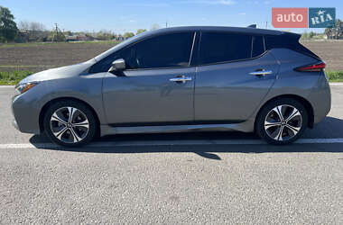 Хэтчбек Nissan Leaf 2022 в 