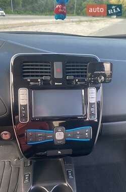 Хетчбек Nissan Leaf 2014 в 