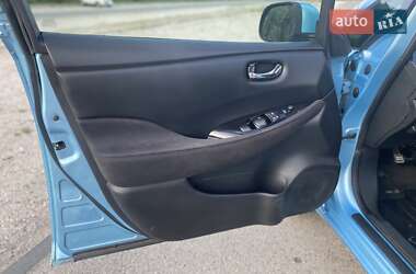 Хетчбек Nissan Leaf 2014 в 