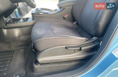 Хетчбек Nissan Leaf 2014 в 
