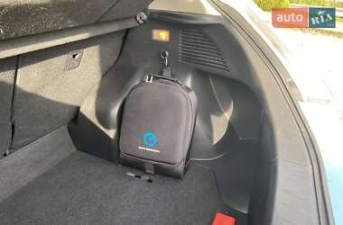 Хетчбек Nissan Leaf 2014 в 