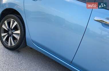 Хетчбек Nissan Leaf 2014 в 