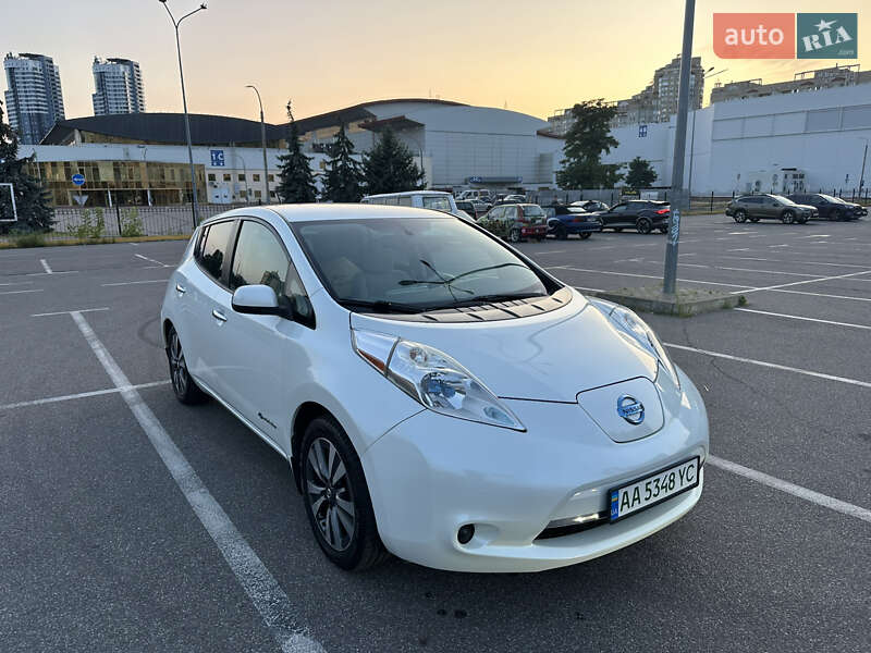 Хетчбек Nissan Leaf 2016 в Києві