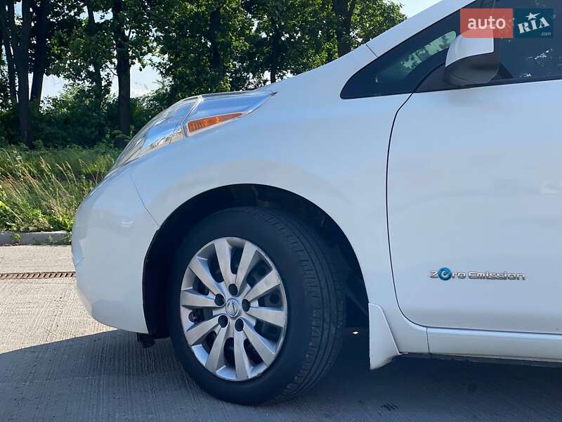 Хетчбек Nissan Leaf 2013 в Києві