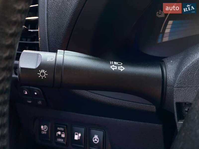 Хетчбек Nissan Leaf 2013 в Києві