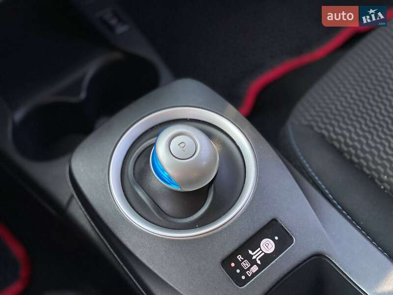 Хетчбек Nissan Leaf 2013 в Києві