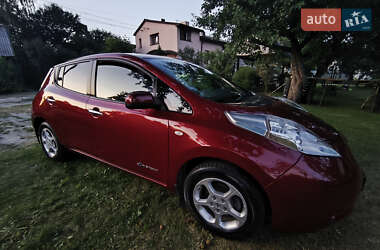 Хэтчбек Nissan Leaf 2014 в 