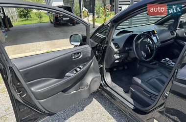 Хэтчбек Nissan Leaf 2013 в 