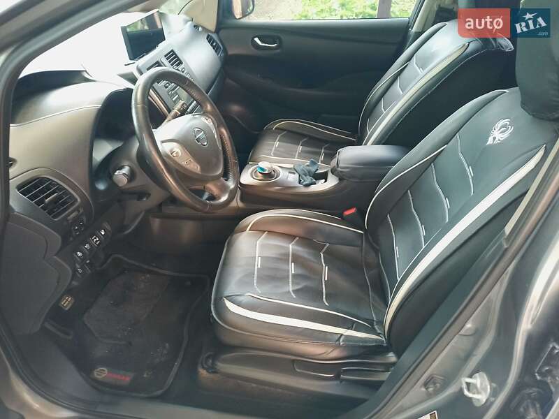 Хэтчбек Nissan Leaf 2015 в Днепре