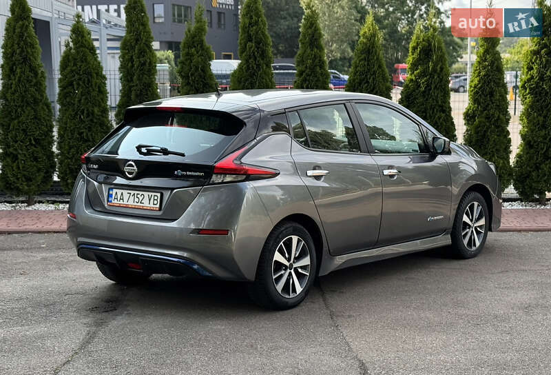 Хэтчбек Nissan Leaf 2019 в Киеве