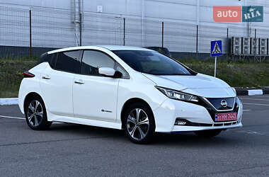 Хэтчбек Nissan Leaf 2020 в 