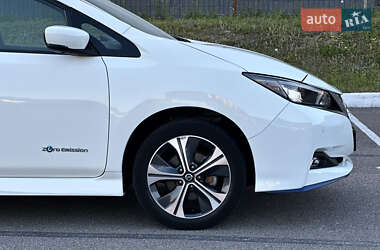 Хэтчбек Nissan Leaf 2020 в 