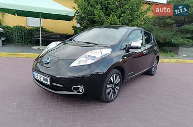 Хэтчбек Nissan Leaf 2015 в 