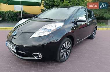 Хэтчбек Nissan Leaf 2015 в 
