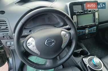 Хэтчбек Nissan Leaf 2015 в 